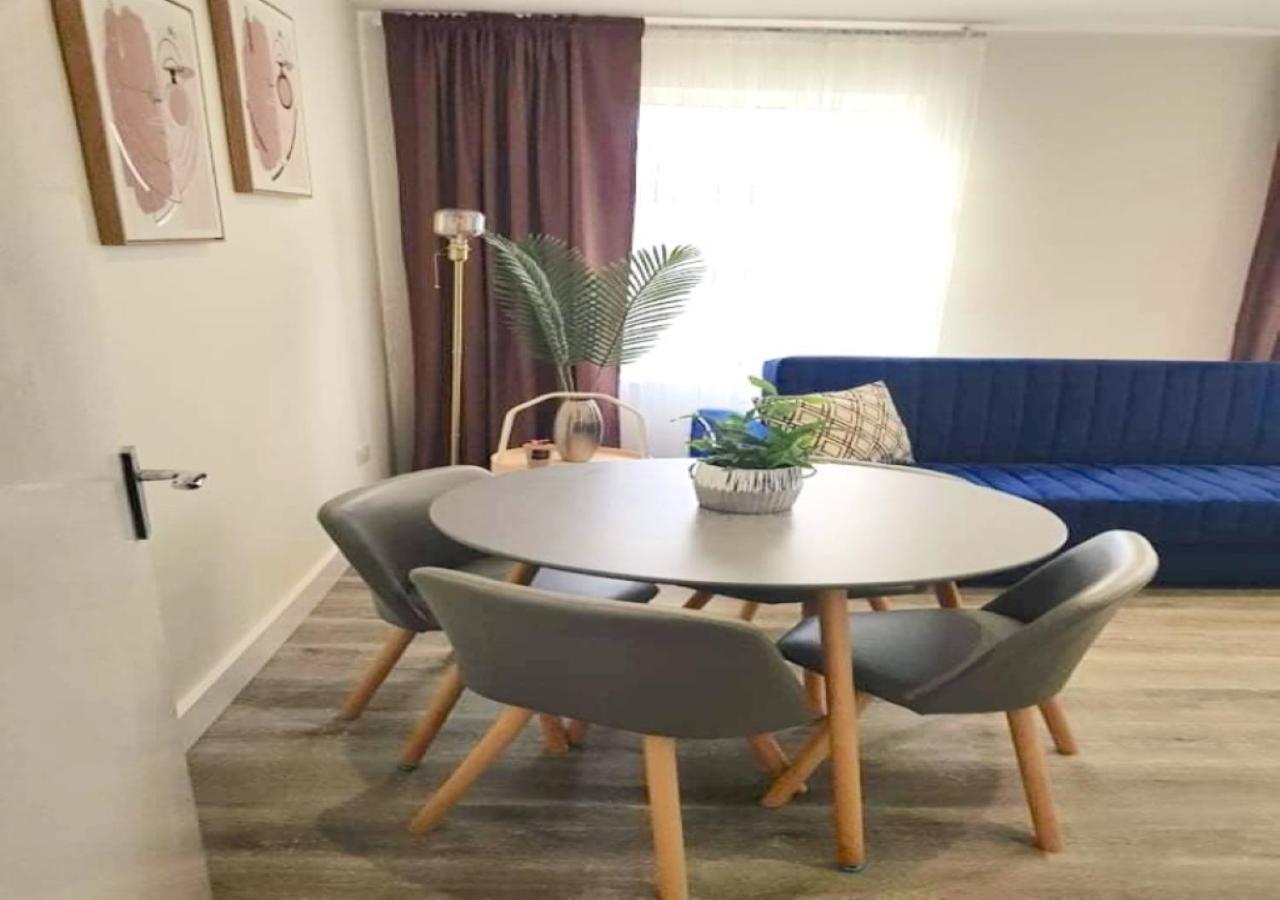2 Bedroom Serviced Apartment # Londres Exterior foto