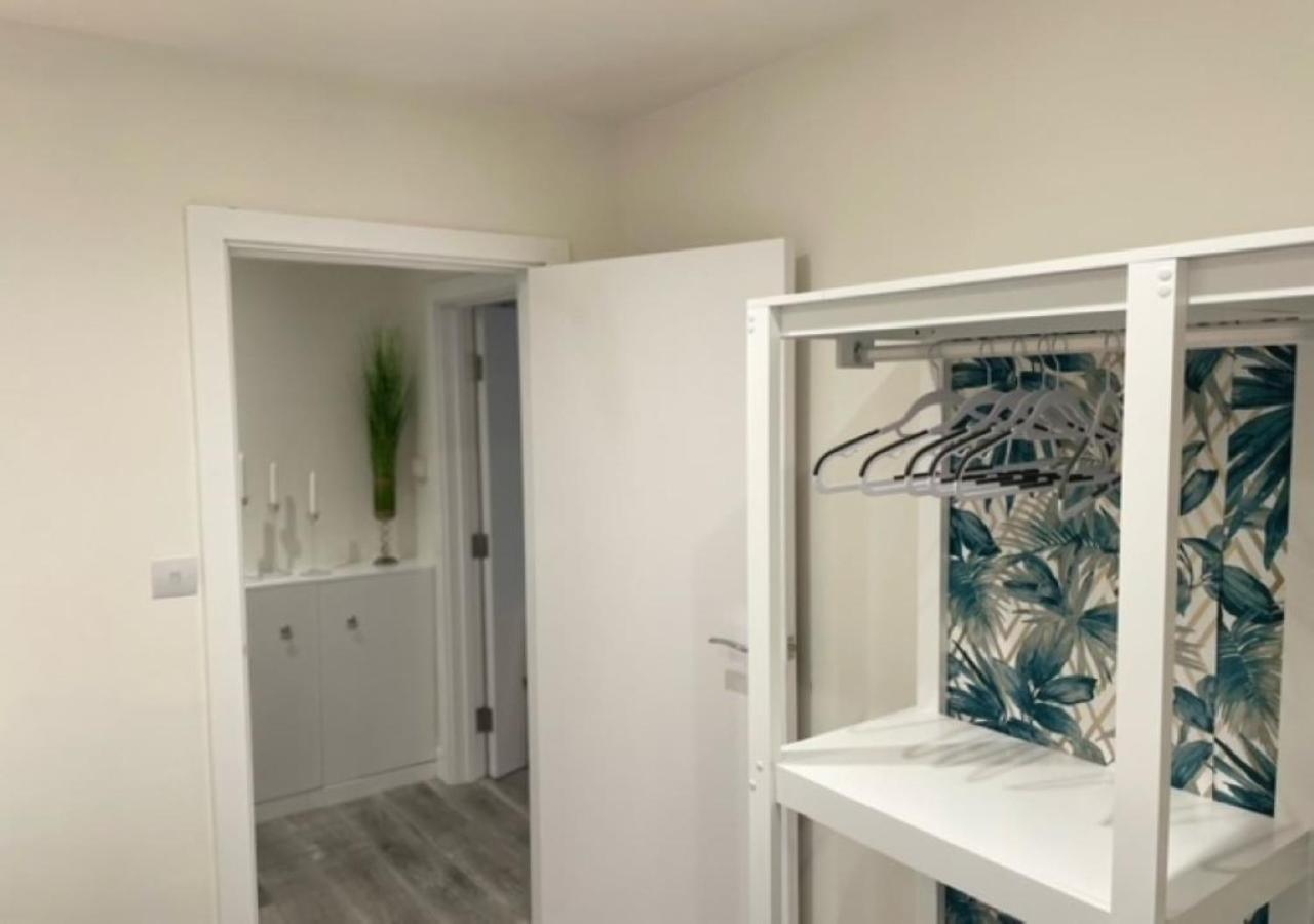 2 Bedroom Serviced Apartment # Londres Exterior foto