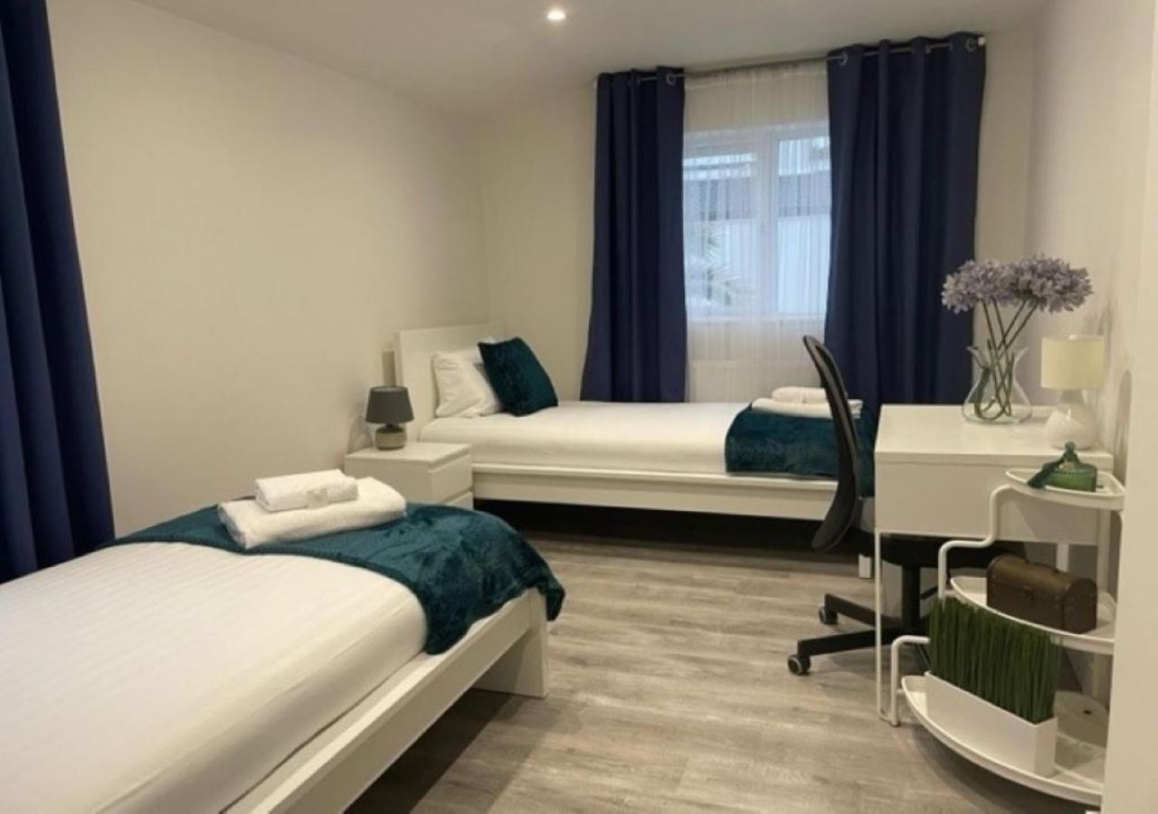 2 Bedroom Serviced Apartment # Londres Exterior foto